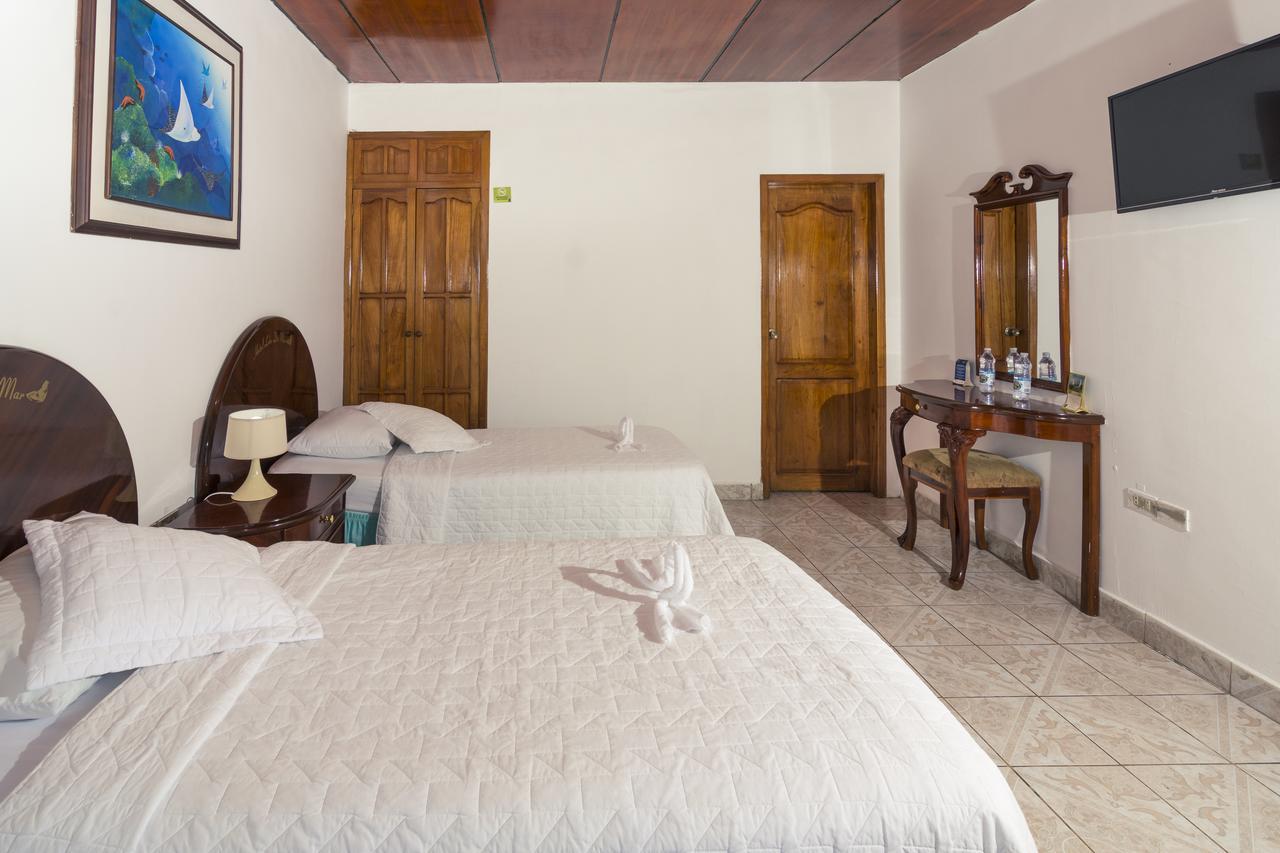 Grand Hotel Lobo De Mar Puerto Ayora  Exterior photo